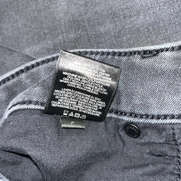 Gently used men’s EXPRESS gray distressed super skinny fit stretch denim 30 x 32 - Picture 4 of 10